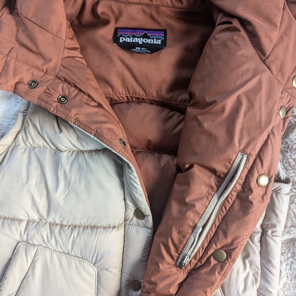 Patagonia Woman's Bivy Down Hooded Vest size XS - Picture 3 of 5